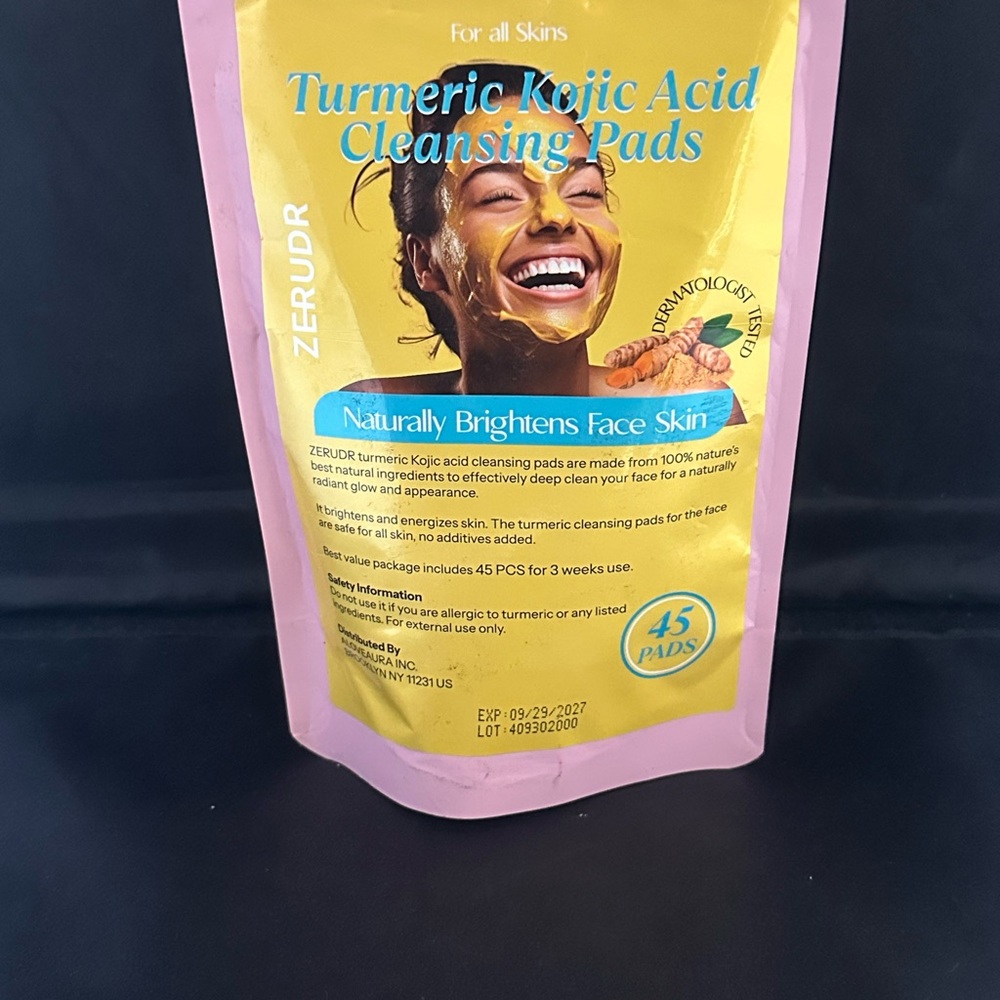 Turmeric Kojic Acid Cleansing Pads – Pink & Yellow
